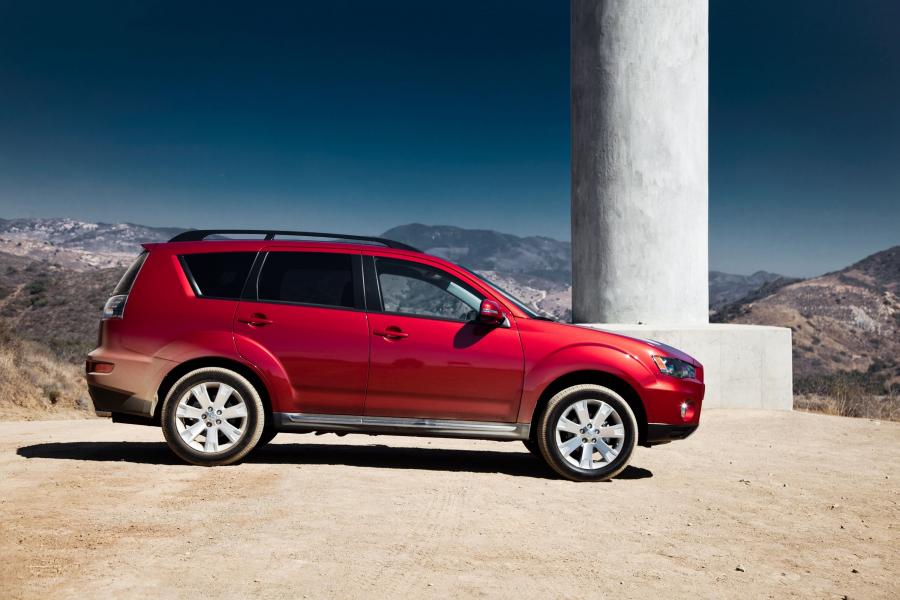  Mitsubishi Outlander 2010 года  (фото 21 из 28)